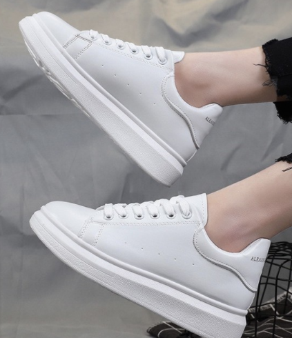 KL796 - 2021 Stylish Sneakers White